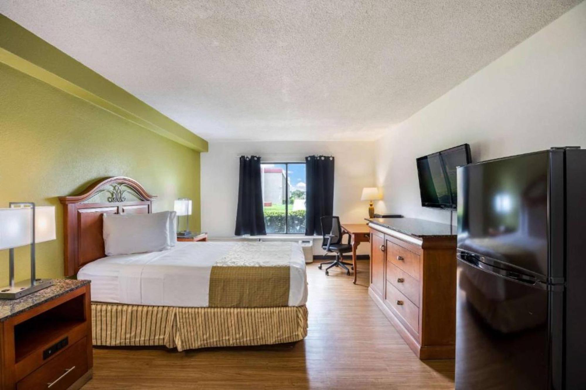 Oyo Hotel Orlando Airport Ngoại thất bức ảnh
