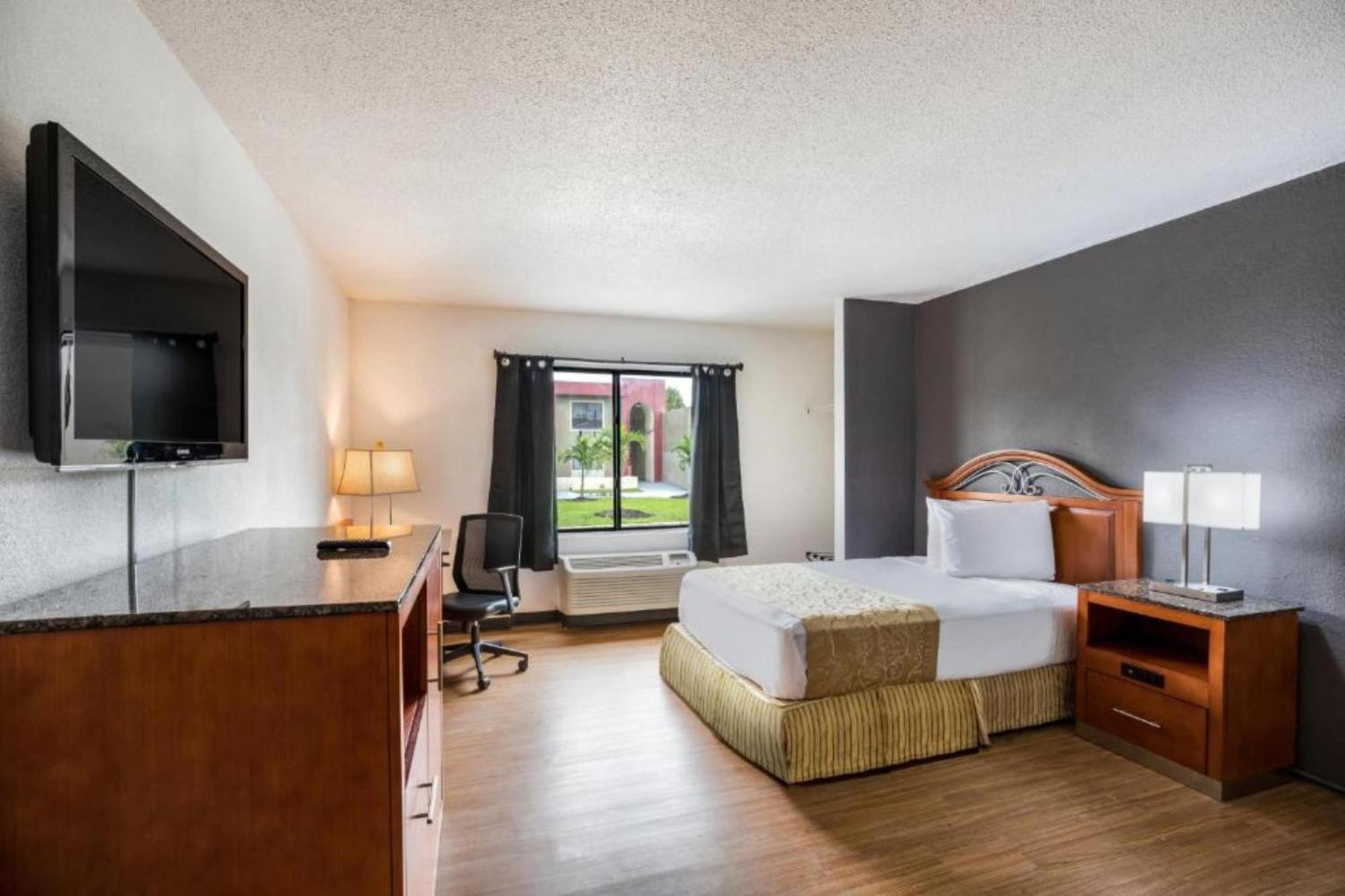 Oyo Hotel Orlando Airport Ngoại thất bức ảnh