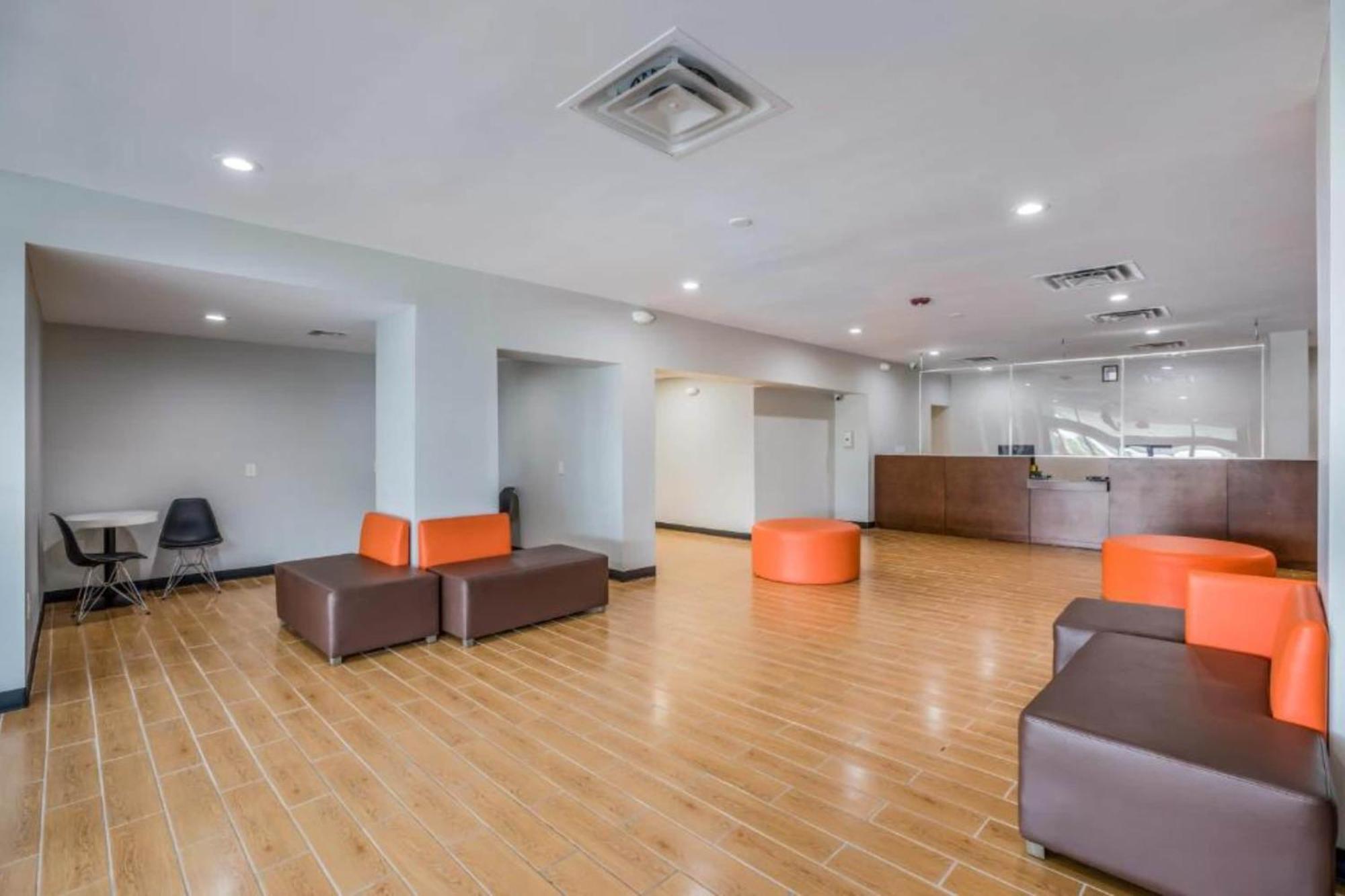 Oyo Hotel Orlando Airport Ngoại thất bức ảnh