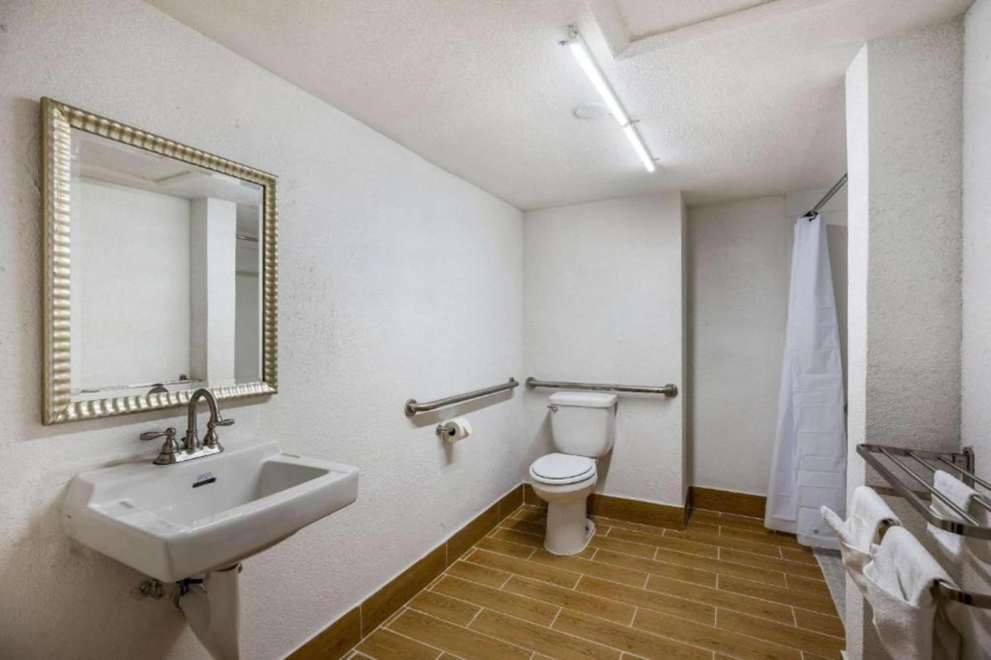 Oyo Hotel Orlando Airport Ngoại thất bức ảnh