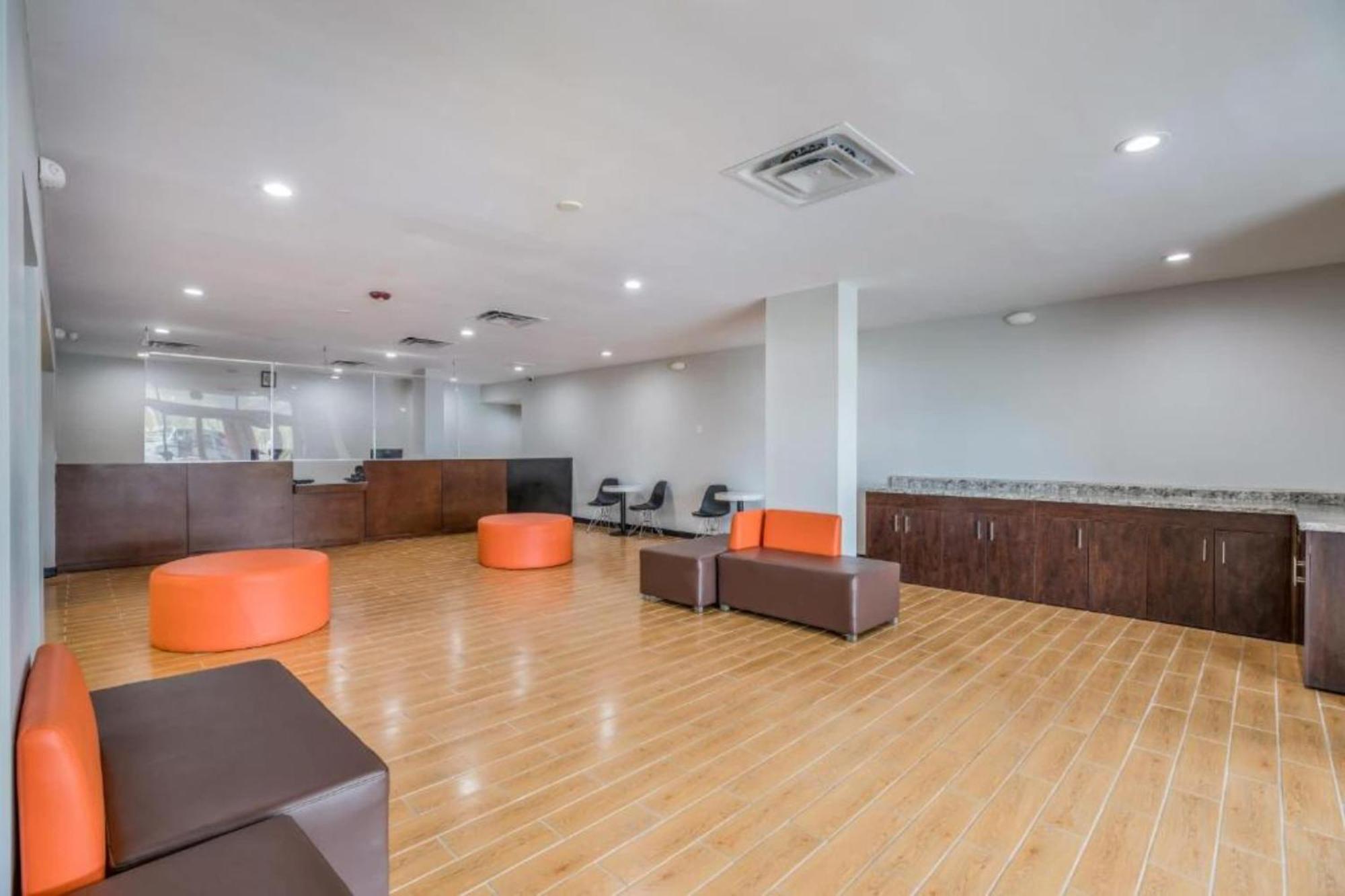 Oyo Hotel Orlando Airport Ngoại thất bức ảnh